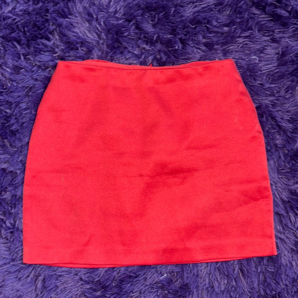 Vintage Bebe skirt! In perfect condition ❤️ size 2P will fit a 24/25 best!